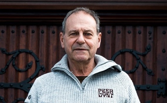 2025 SVEIN TINDBERG “Det ble bare sånn” på TEATERMUSEET 21. september kl 14.00